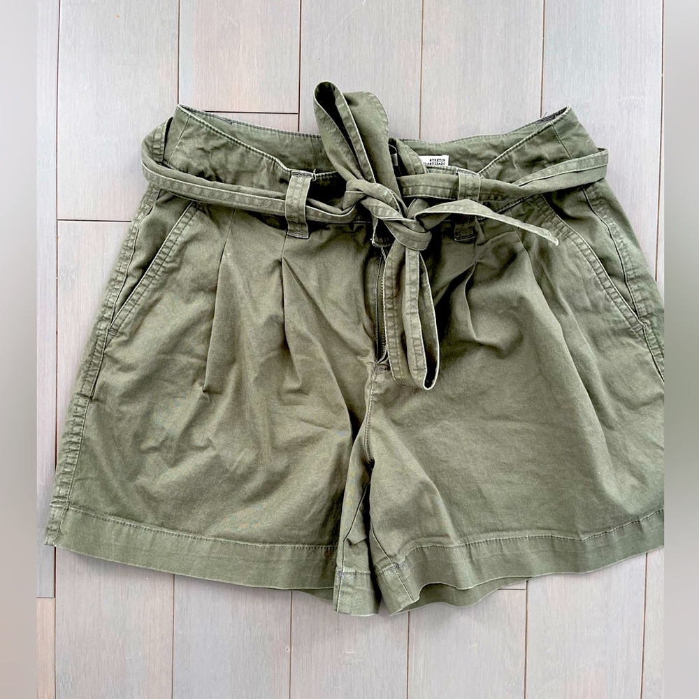 WOMANS SHORTS